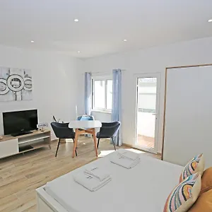 b64-casa-da-flor-apartment-in-lagos.hotelaalgarve.com/